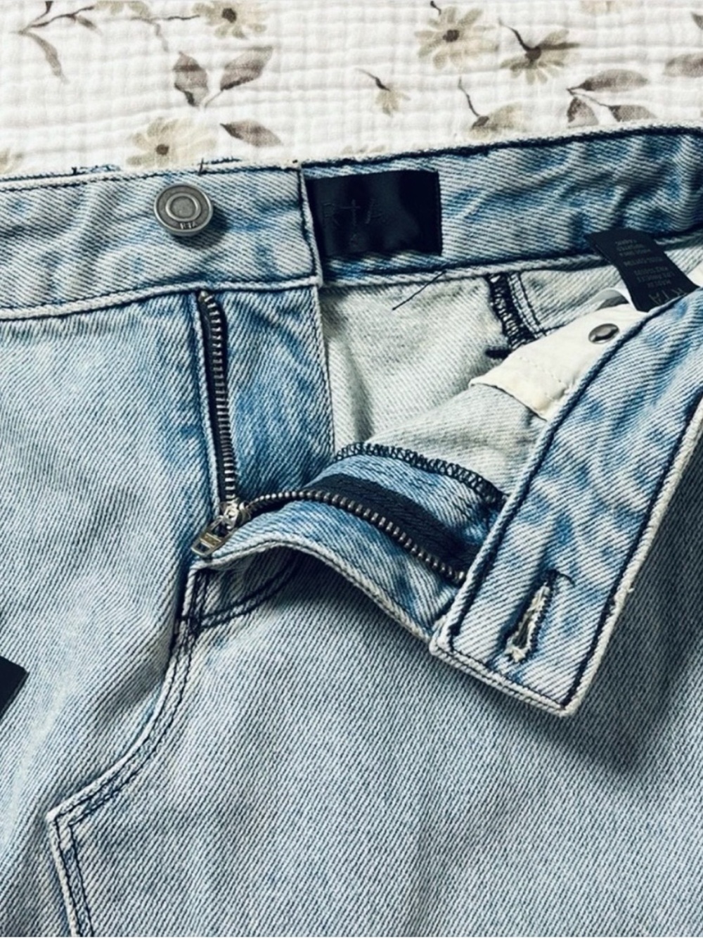 RtA Simone Denim Mini Skirt. Size 4. NWT. - Picture 5 of 7